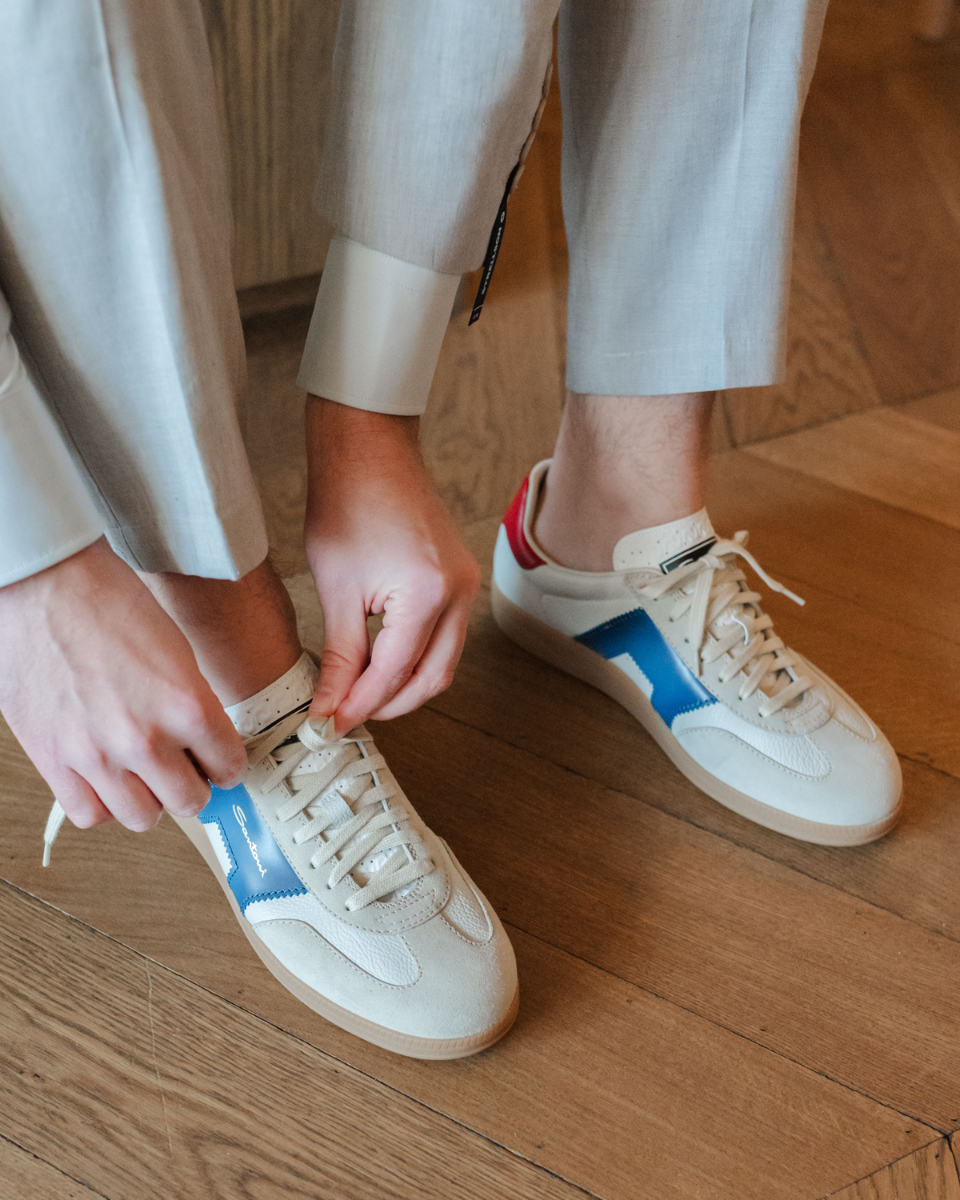 21965 Off-White/Blauw/Rood Herensneakers