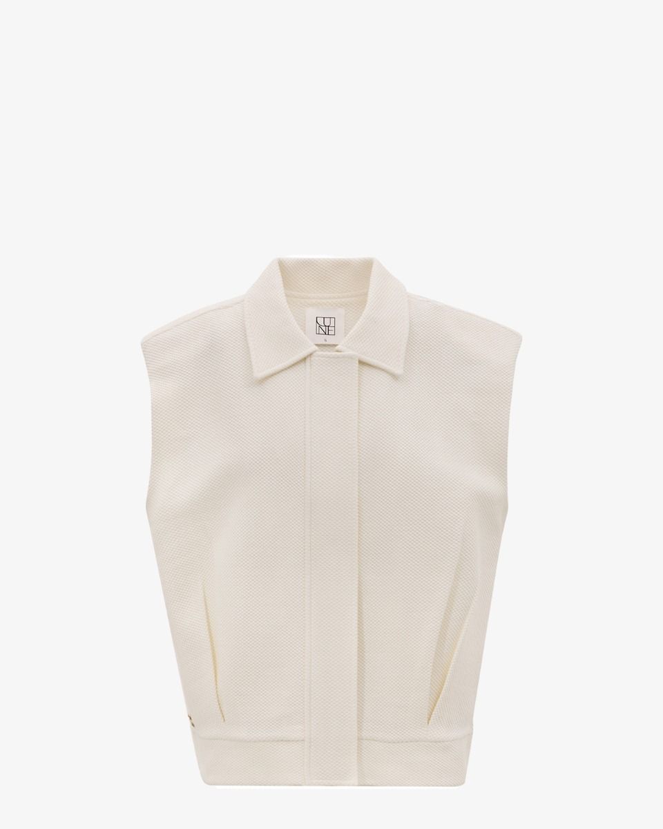Lune Moon Classic Sleeveless Jacket Off-White top