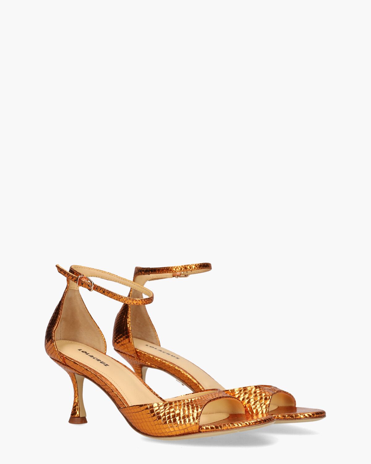 Lola Cruz Petrina Oranje