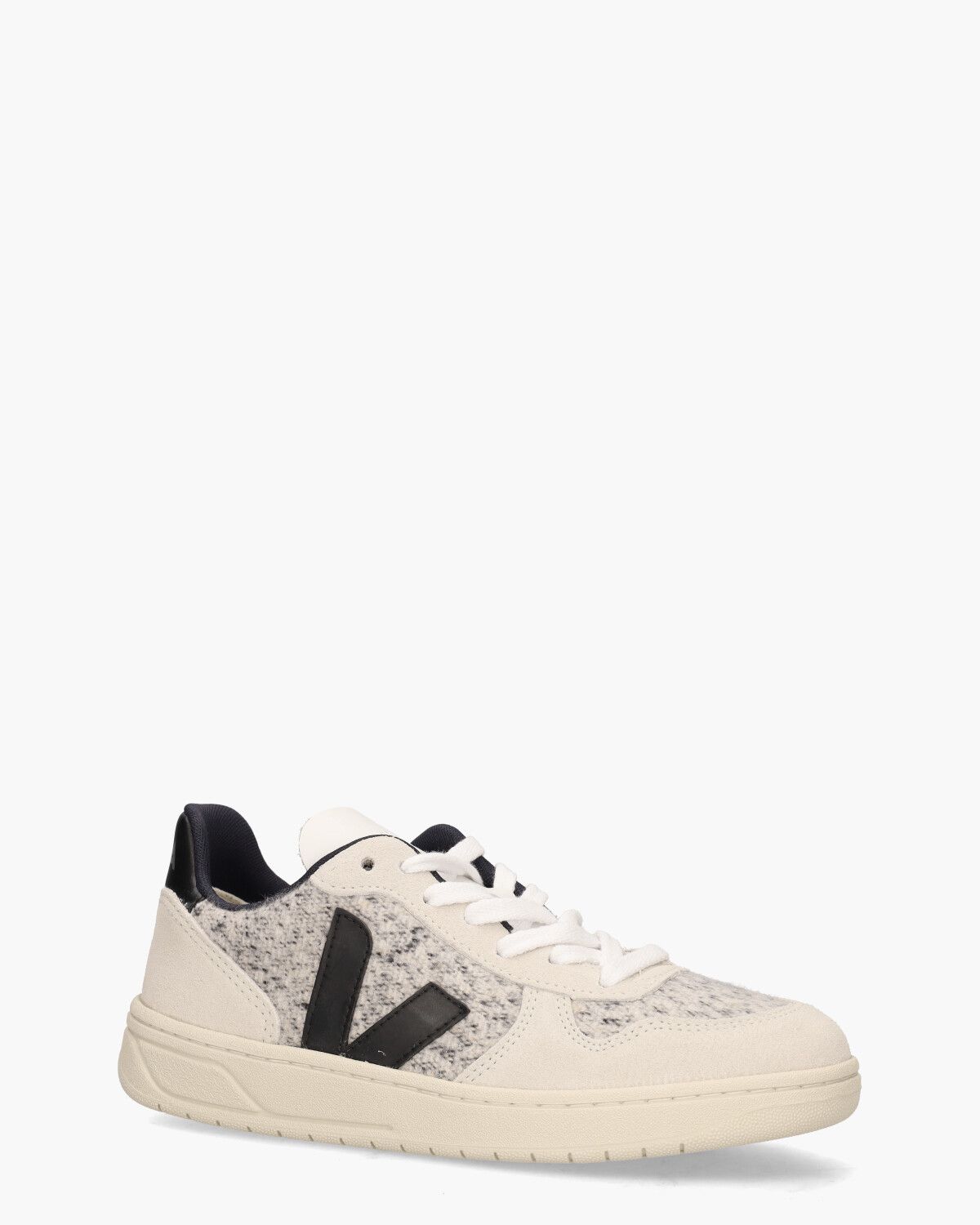 Veja V-10 Flannel Off-White/Zwart