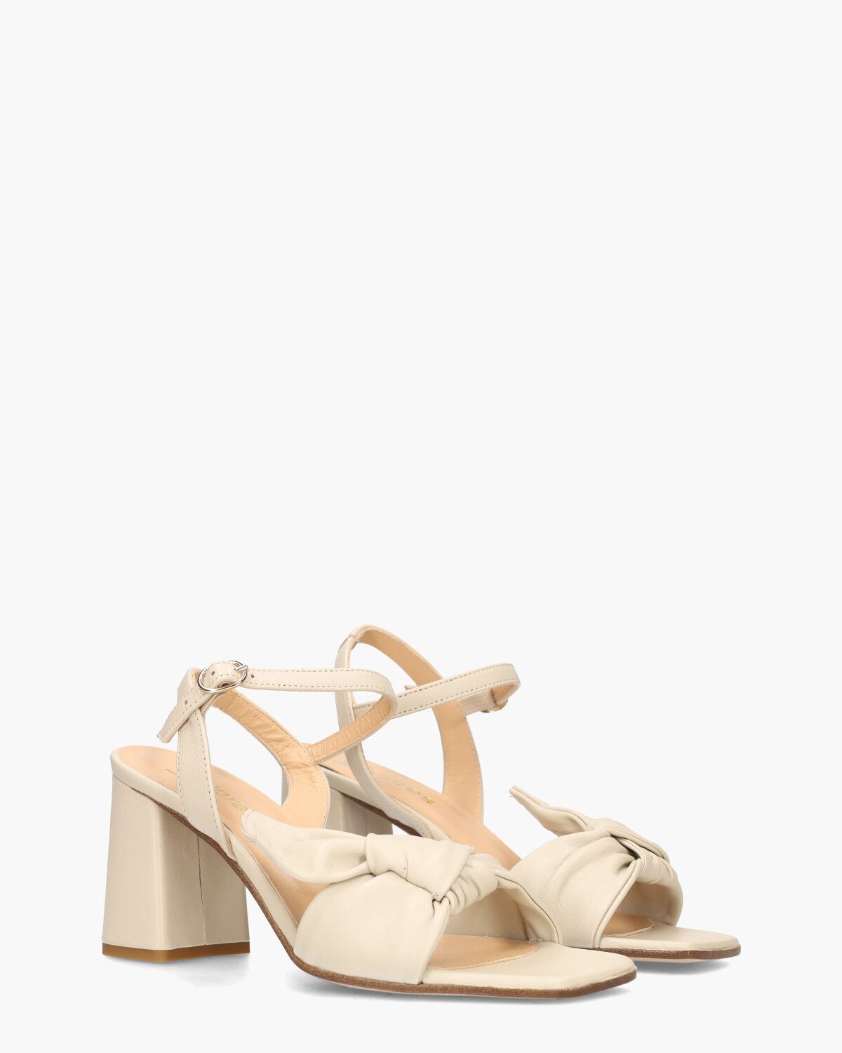 2806 Lichtbeige Damessandalen