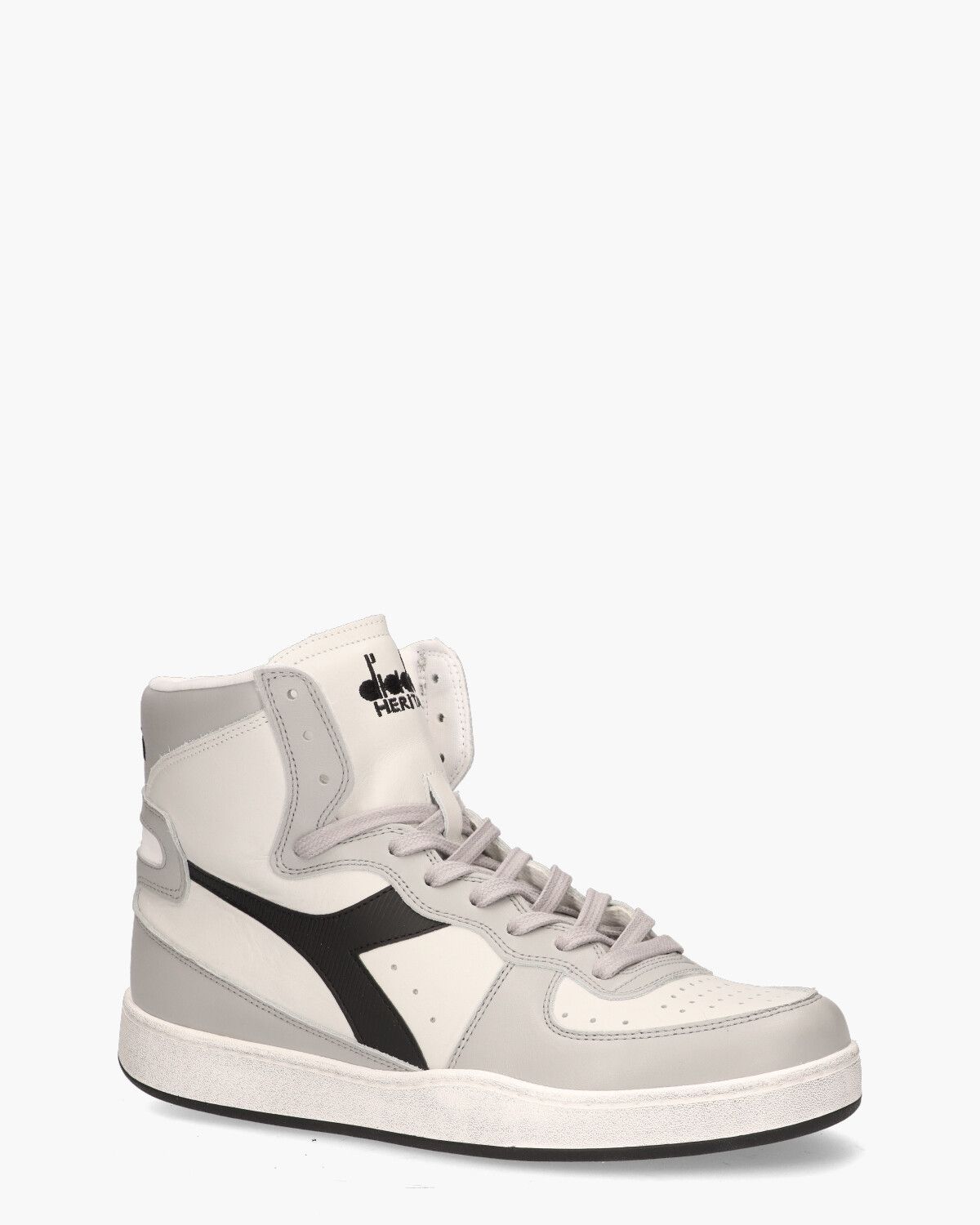 Diadora used store