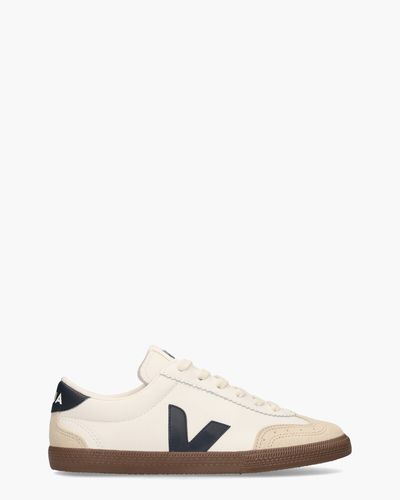 VEJA Volley Leather Wit/Donkerblauw Damessneakers - Van Arendonk.nl