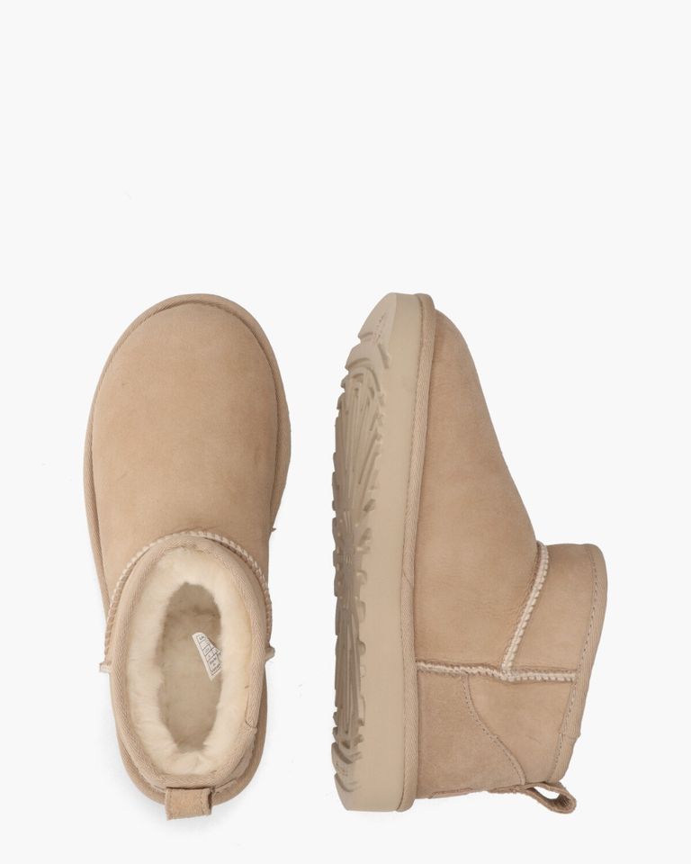 Classic Ultra Mini Boot Sand Dames Enkelboots