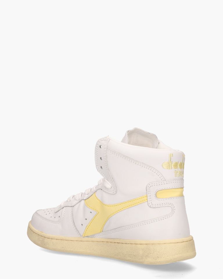 Diadora MI BASKET LOW USED We are in 1984 and a pair of sneakers write the history of basketball
